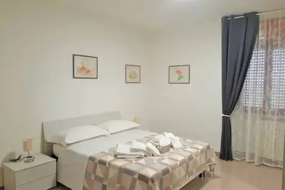Image de 4 bedrooms, tranquility in the hills, with swimming pool and air conditioning!