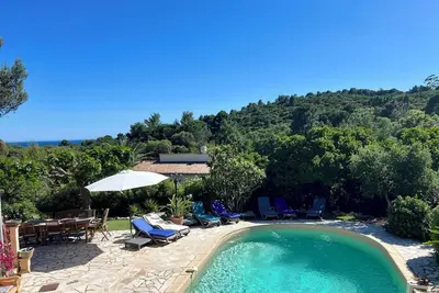 Image de Große Villa für max. 12 Personen mit Privatpool und schönem Garten, Meerblick