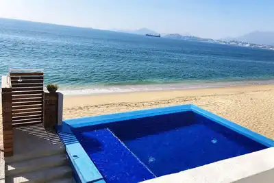 Image de Beautiful Apartment At The Foot Of The Beach With Totally New Pool