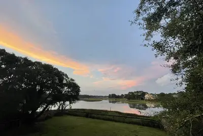 Image de New Waterfront Charleston Home! 10 mins from the Beach & Downtown!