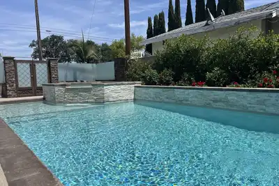 Image de Cozy Pool & Jacuzzi Home with Game Room