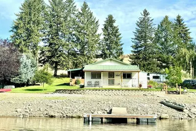 Image de Cozy Lakefront Cabin - Hunters Welcome!
