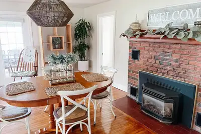 Image de Private Waterfront Belle Point Shores Cottages