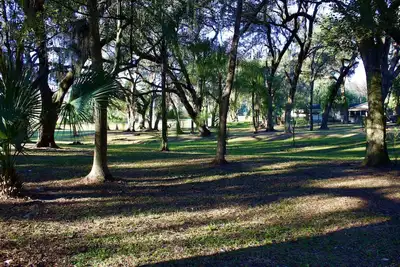 Image de 10 % Discount Cheerful home on 3. 5 acres with plenty parking /long term rental