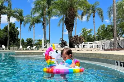 Image de Free Amenities, Clubhouse, Workout, Swimming, Tennis, Basketball, Wifi, A/C