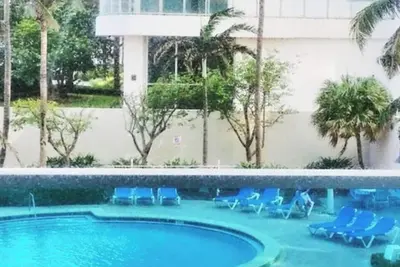 Image de Luxury 5 Star Oceanfront Hollywood Beach 2/2 Condo