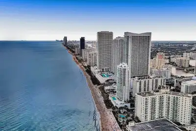 Image de Beach Front Luxury Modern 3bedroom/2bath Condo