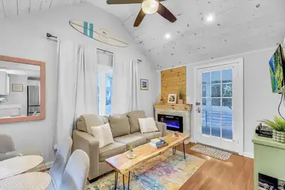 Image de The Daydreamer - Walk To Walnut Beach, Restaurant + Shops