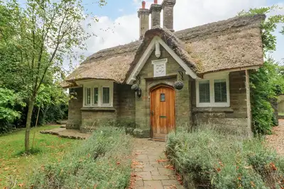 Image de Lower Sketty Green Lodge, pet friendly, with a garden in Swansea