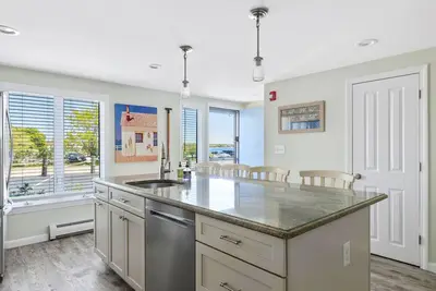 Image de Yachtsman Condo--Beach view/Poolside 4bd--A/C, Private Balcony, Association Beach & Pool