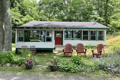 Image de Winter Wonderland retreat with hot tub - perfect for couples!