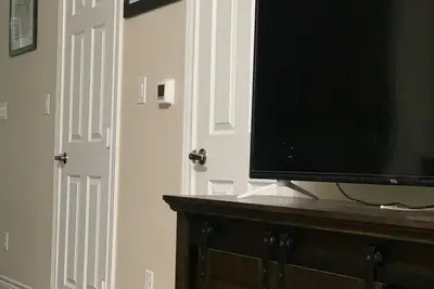 Image de New Custom Townhome, community Gym and Pool