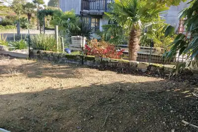 Image de Appartement au calme 1er étage avec balcon et Patio, à 18 km de la mer