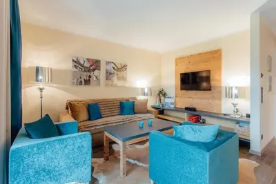 Residence Max by MoniCare with modern Tyrolean furnishings and terrace.