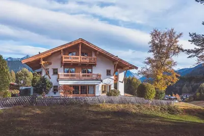 Alpine chic in Haus Hahn, combined with modern elegance Chalet Panoramablick by MoniCare