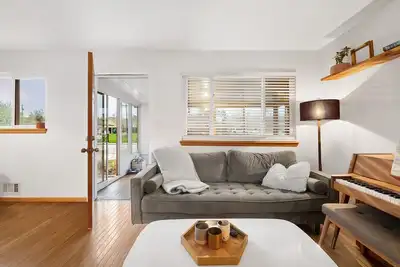 Image de Ranch Style Home in West Denver. Quiet Neighborhood. Red Rocks, Golden, Denver.
