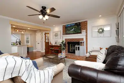 Image de Quaint & Cozy Cottage in the Heart of Madison Al.