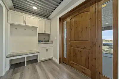 Image de New! Cozy, private 2 bedroom apartment outfitted on 46 acres with views!