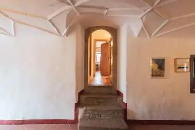 Image de Traditional vacation apartment in rustic style with view of the Schlern