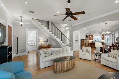 Image de Private Beach/Pool Access 1 Minute Walk to the beach-Stunning! !