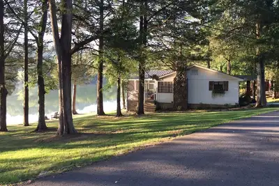 Image de Bluebird Rest - Lakefront Cottage
