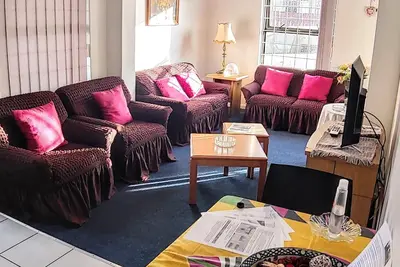 Image de Spacious, 2-bedroom, seaside apartment, unique patio