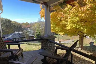 Image de Historic and unique home on the hill, blocks away from the Marietta Square.