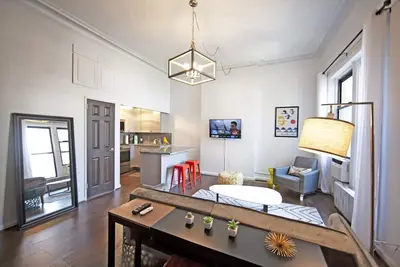 Image de Brownstone retreat Prime location near the Park