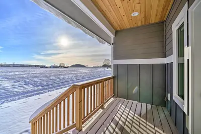 Image de Bright La Conner Getaway w/ Mountain Views!