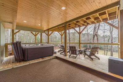 Image de Bear Naked | 3 Bedroom 3 Bath Luxury Cabin | Sauna | Hot Tub | Fire Pit | Golf
