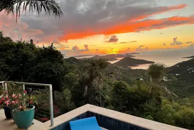 Image de MandeVilla Cottage at Ixora great reviews amazing location.