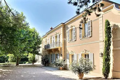 Image de Bastide à louer à Lambesc, majestueux domaine avec tennis
