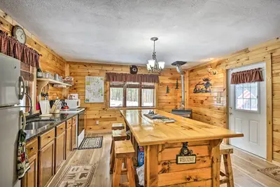 Image de Pet-Friendly Brantingham Cabin by Atv Trails