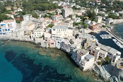 Image de Une grande terrasse sur la mer