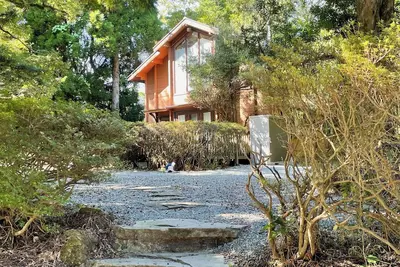 Image de A lodge with a fireplace nestled in the forest of Aso accommodates up to 9 people / Aso Kumamoto