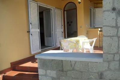 Image de Pretty little house with nice covered terrace