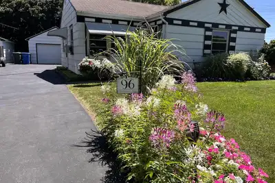 Image de Parkside ranch on deadend street in North winton Village