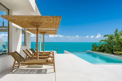 Image de La Mer Villa West, Luxury Oceanfront on Sapodilla Bay