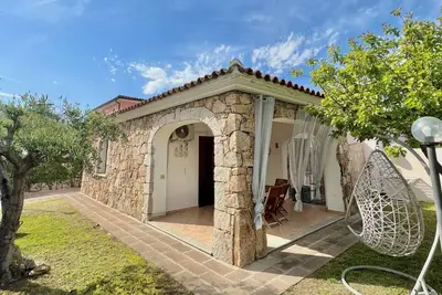 Image de Molly's Garden House, three-room apartment with A. C and Wifi, only 1200 mt from the beach \"L