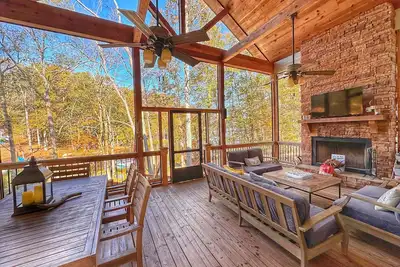 Image de Breathtaking porch just steps from the water.