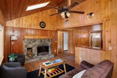 Image de Lakefront 3 Bedroom Log Cabin