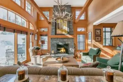 Image de Luxury Ski In/Out House w/ Private Hot Tub