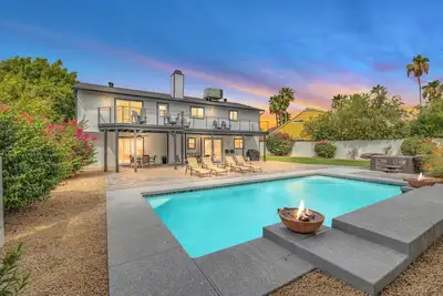 Luxurious Scottsdale Retreat for 2+ Families & Large Groups | Pool & Hot Tub