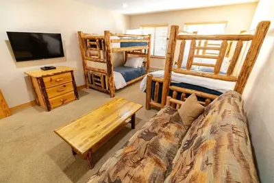Image de The Meadows-Cozy Family Condo in Kirkwood Deck