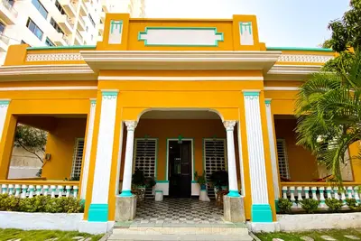 Image de Beautiful Mansion walk to Walled City steps from Bay and Marina