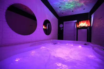 Image de ★ Aurora Lux Apartment ★ Sauna✔ Jacuzzi ✔Massage✔