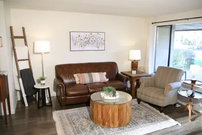 Image de Rainier Villa, 2 minute walk to town