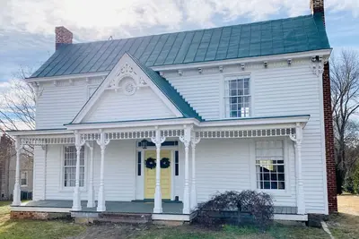Image de The Jones House: 5 min to Vir, historic 4-bedroom home