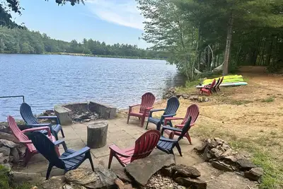 Image de 250ft sandy lakefront oasis - 3br/2ba