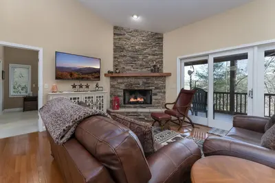 Image de Bearly Ruffin It in Connestee Falls | 3 Bed, 2 Bath